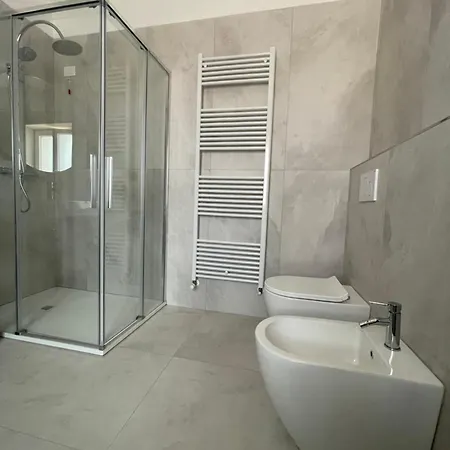 Light House Apartment *