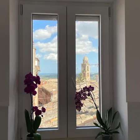 Daire Light House Osimo